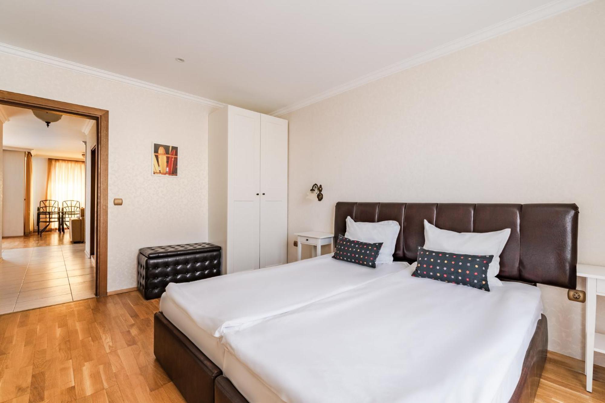 Apartcomplex Splendid Saints Constantine and Helena Bagian luar foto