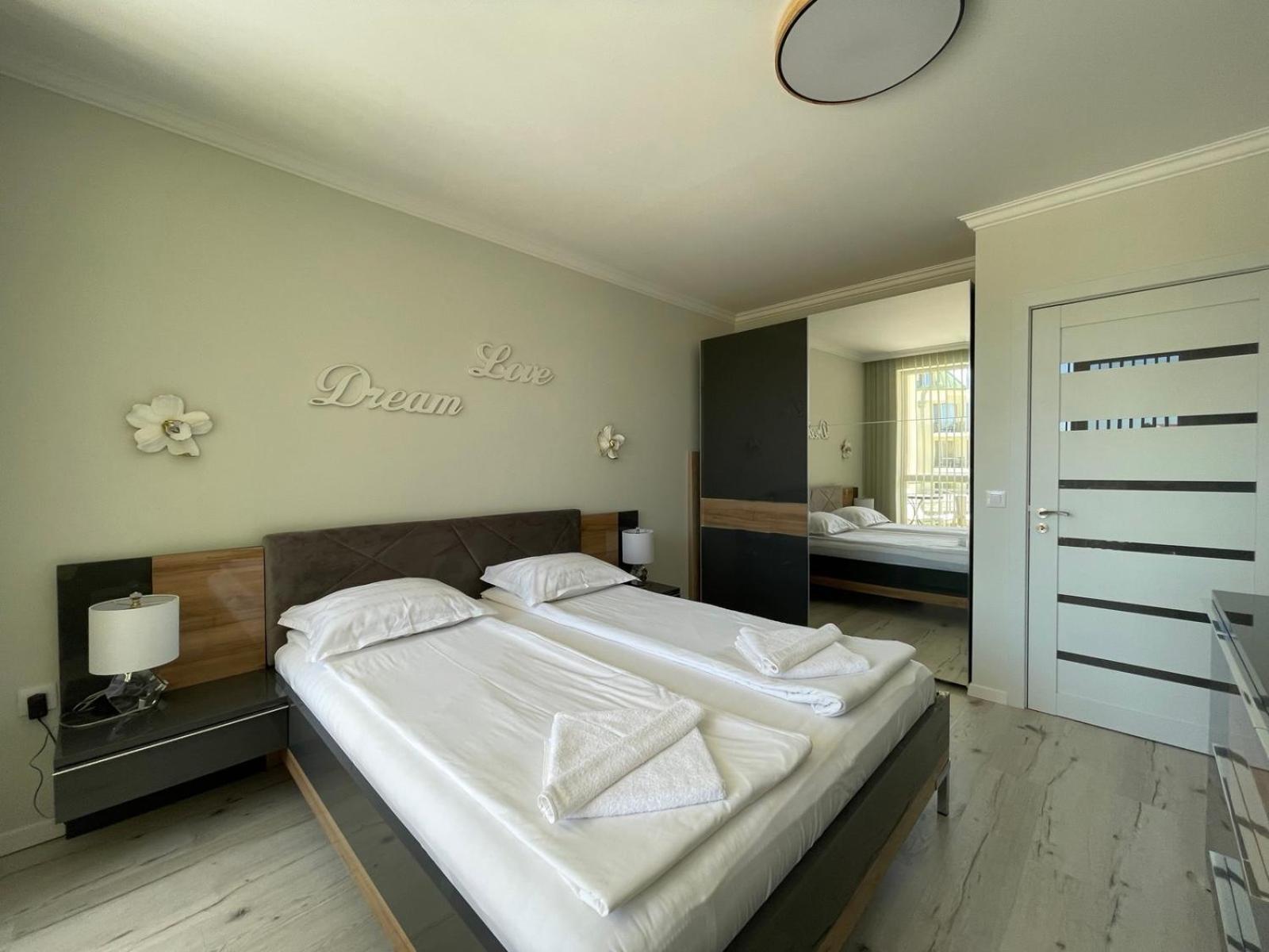 Apartcomplex Splendid Saints Constantine and Helena Bagian luar foto