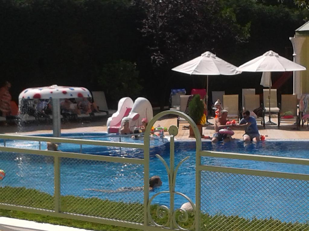 Apartcomplex Splendid Saints Constantine and Helena Bagian luar foto
